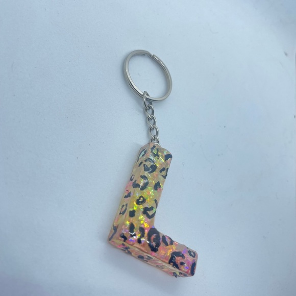 L Resin Letter Keychain - Picture 2 of 5